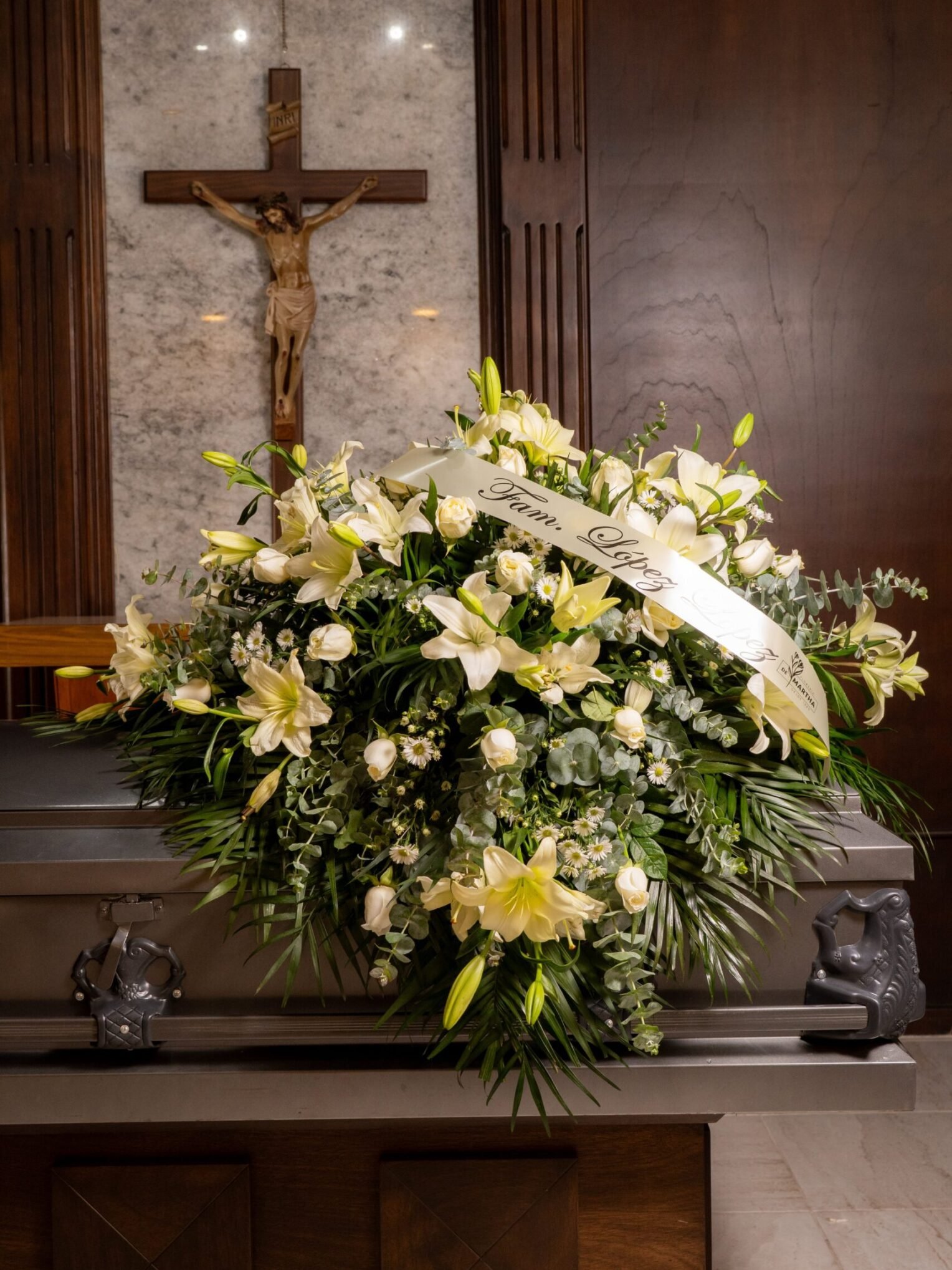 Cubre-ataud Lilis y Rosas Blancas