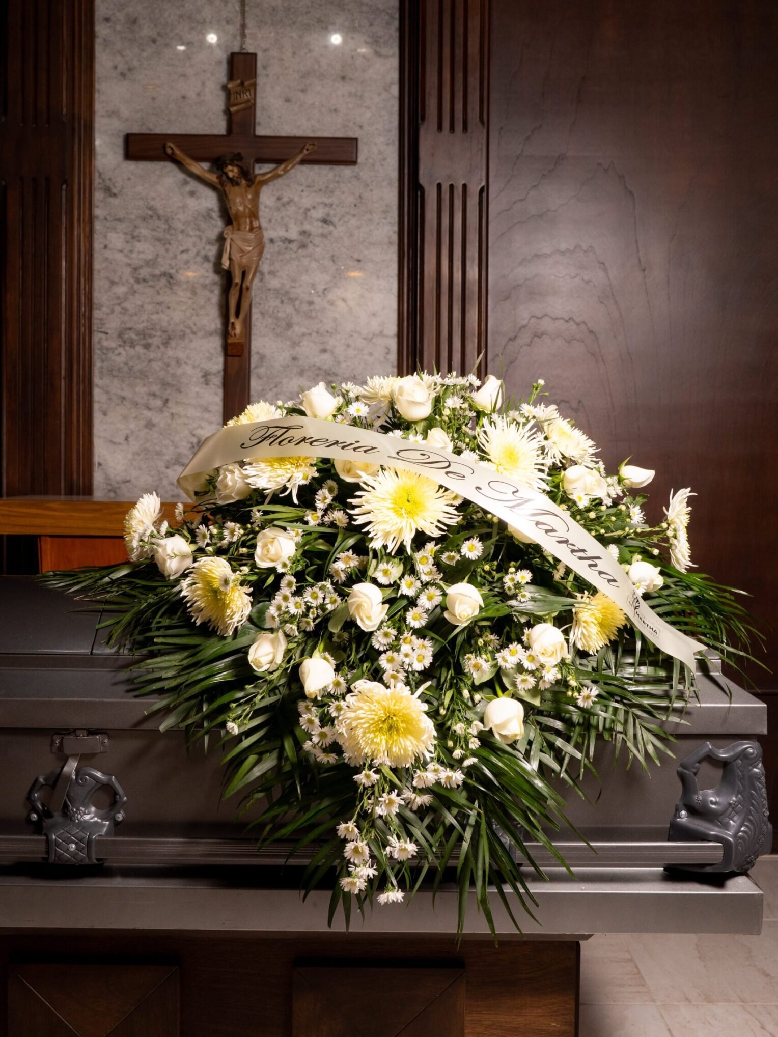 Cubre-ataud 12 Spider Blanco - 18 Rosas Color Blanco