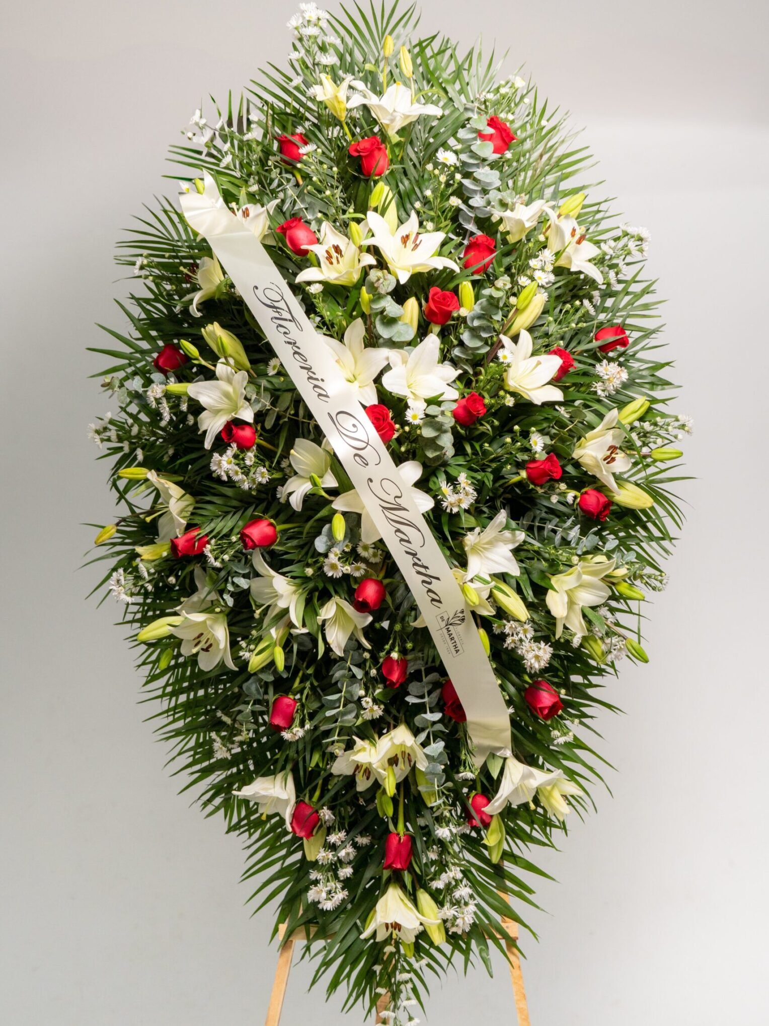 Medallón de Lilis y Rosas Rojas