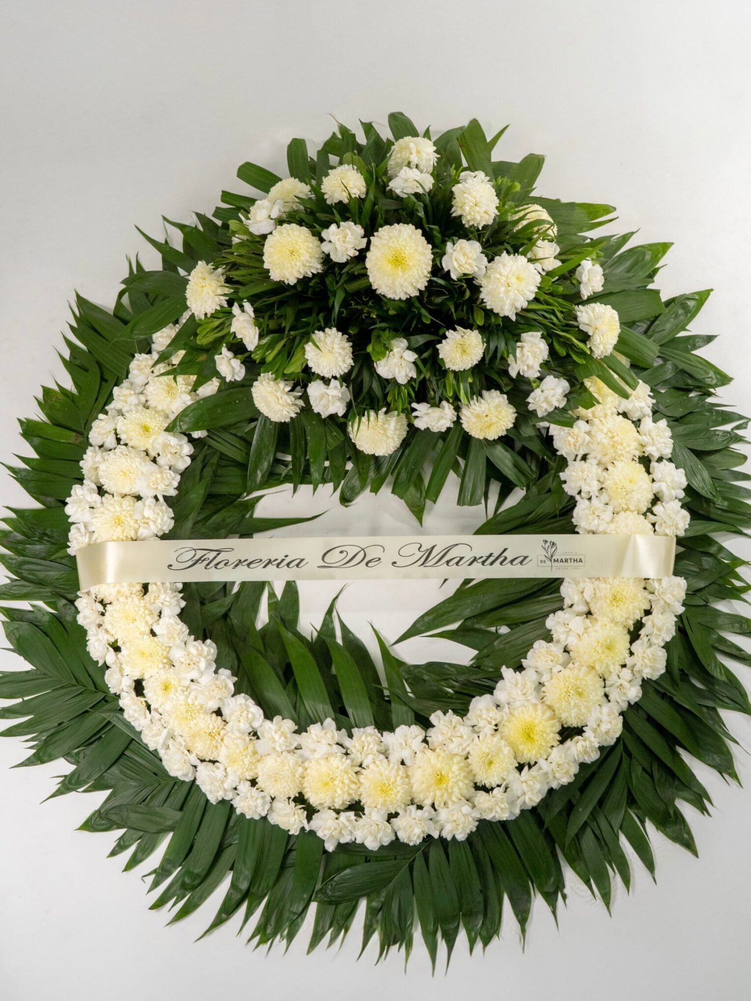 Corona (100 cm) Polar con Clavel blanco con Copete